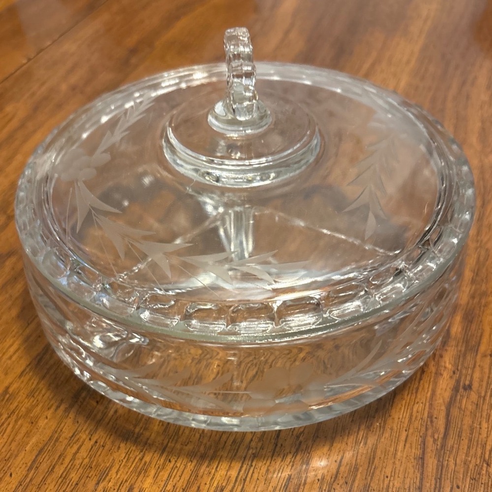 Candy Dish 7" Clear Etched Floral Divided‎ 3-Section Footed Lid